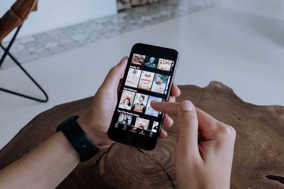 Comparison of IPTV streaming quality showing HD and 4K content on multiple devices